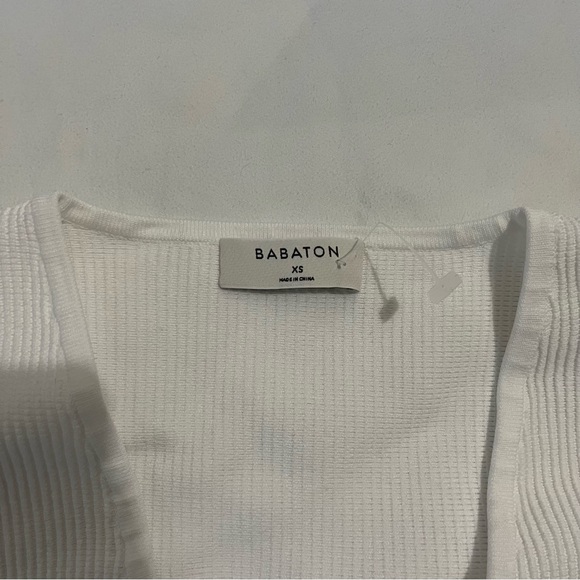 Babaton sculpt knit v neck top - Picture 2 of 2